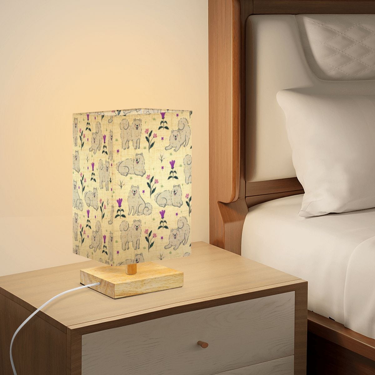 Flower Garden Samoyed Desktop Table Lamp