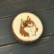 Load image into Gallery viewer, Image of an engraved Siberian Husky coaster made of wood