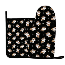 Load image into Gallery viewer, Smiling English Bulldog Love Oven Mitts and Pot Holder Set-Kitchen Decor-Accessories,Dog Mom Gifts,English Bulldog-5