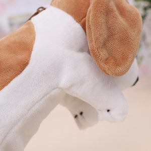 Close up image of beagle bag in the most adorable Beagle pouch design
