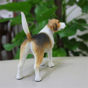Back image of a realistic and lifelike Beagle statue