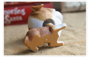 Bottom image of realistic and lifelike english bulldog bobblehead